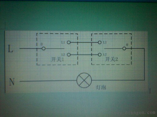 一灯两控开关接线图两地控制一灯接线图